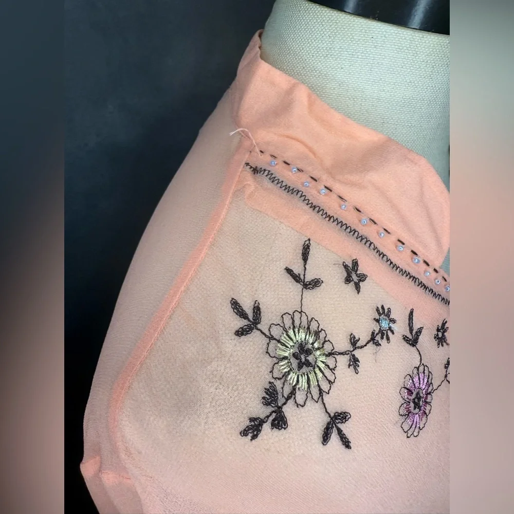 🌸 Tess Studio 100% Silk Embroidered Blouse – Size 16 🌸 - Picture 9 of 10